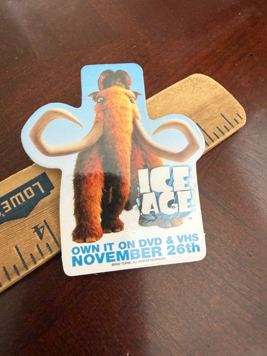 Jewelry - Vintage Ice Age Brooch